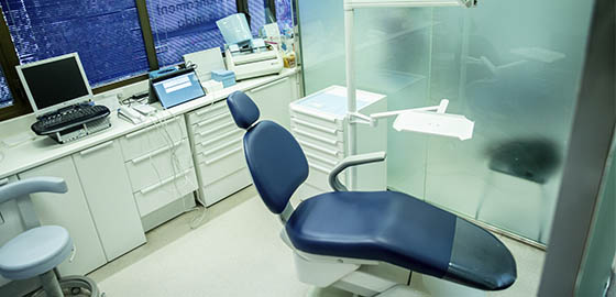 Especialistas en Odontología, box de la clínica dental Orthodontic Barcelona