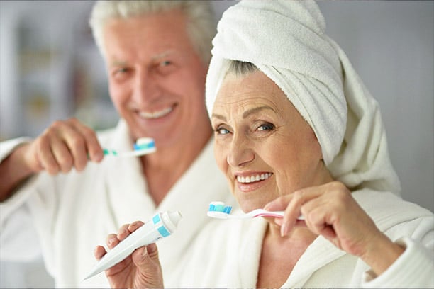 La higiene oral és primordial perquè la gent gran gaudeixin d'una correcta salut bucodental